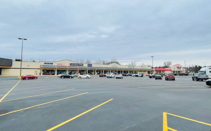 Pictures of Retail property located at 15865-15893 W Michigan Ave, Marshall, MI 49068 for lease - image #1