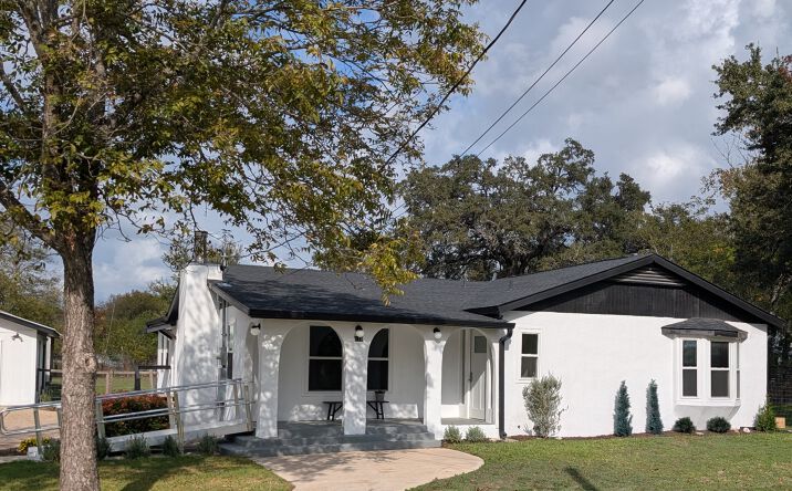 Pictures of Office property located at 118 W Goforth Rd, Buda, TX 78610 for lease - image #1