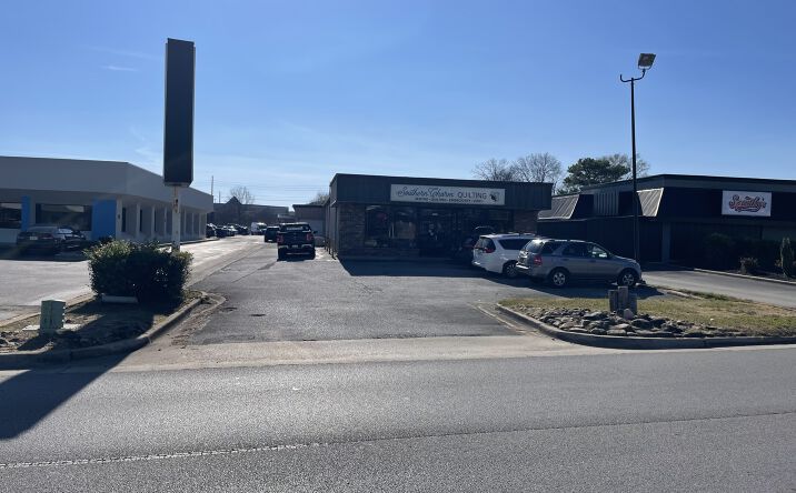 Pictures of Retail, Office, Special Purpose property located at 1847 University Dr NW, Huntsville, AL 35801 for lease - image #1
