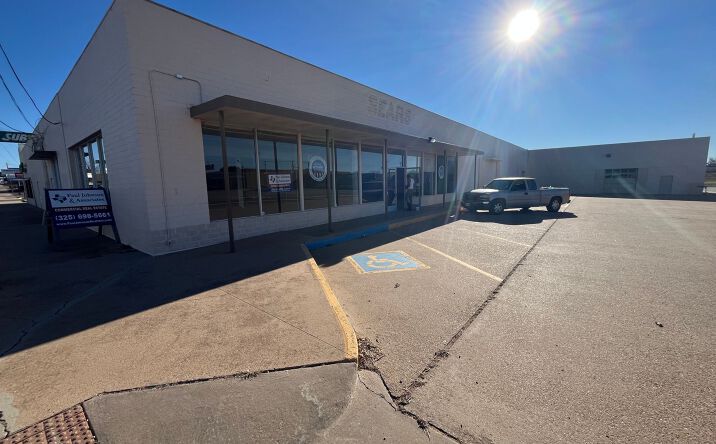 Pictures of Retail property located at 604 E Broadway Ave, Sweetwater, TX 79556 for lease - image #1