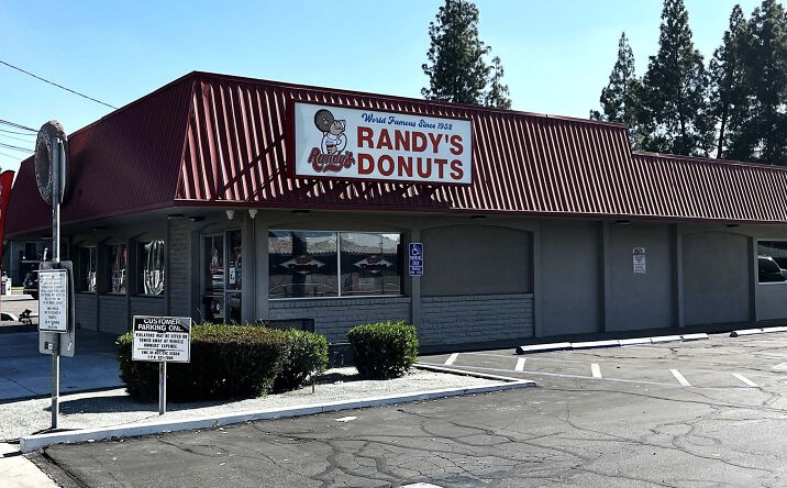 Pictures of Retail property located at 2369 E Shaw Ave, Fresno, CA 93710 for lease - image #1