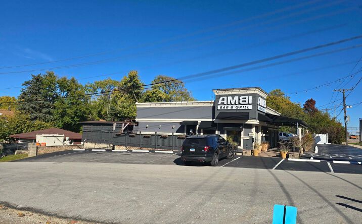Pictures of Retail, Restaurant property located at 8116 Archer Ave, Willow Springs, IL 60480 for lease - image #1