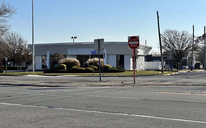 Pictures of Retail, Restaurant property located at 3850 Veterans Memorial Hwy, Bohemia, NY 11716 for lease - image #1