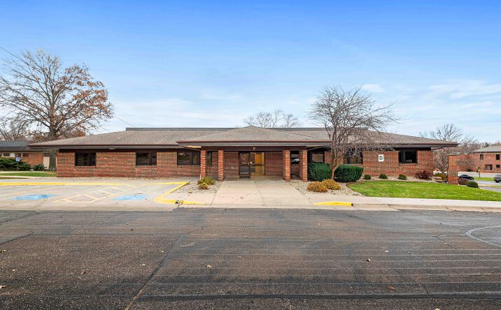 Pictures of Office property located at 1133 College Ave, Manhattan, KS 66502 for lease - image #1