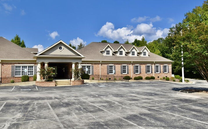 Pictures of Office property located at 209 Oil Well Road, Jackson, TN 38305 for lease - image #1