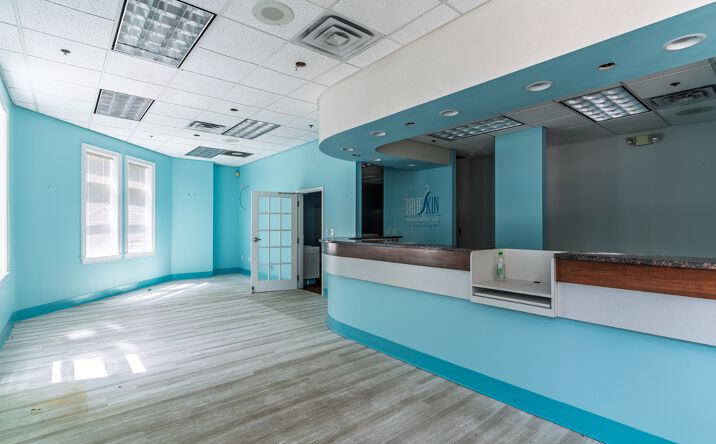 Pictures of Retail property located at 7855 North Point Pkwy, Alpharetta, GA 30022 for lease - image #1