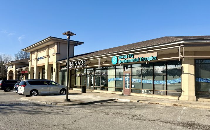 Pictures of Retail property located at 15024-15040 S Black Bob Rd, Olathe, KS 66062 for lease - image #1