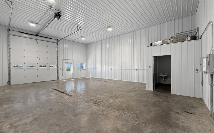 Pictures of Industrial property located at 606 Stagecoach Rd, Grinnell, IA 50112 for lease - image #1
