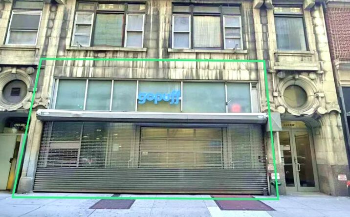Pictures of Retail property located at 325 W 37th St, New York, NY 10018 for lease - image #1