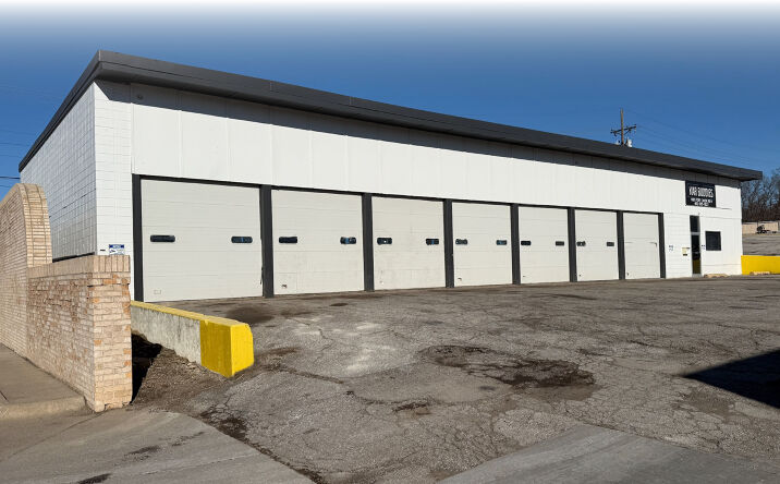 Pictures of Industrial property located at 1003 Fort Crook Rd N, Bellevue, NE 68005 for lease - image #1