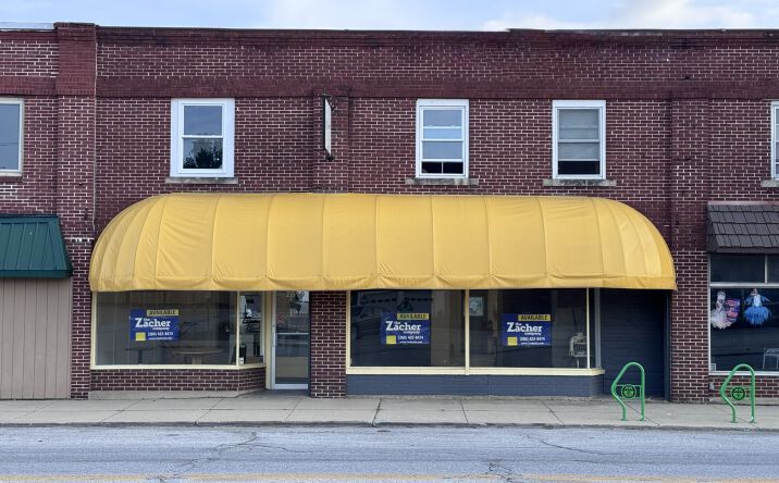 Pictures of Retail property located at 2610 Lower Huntington Rd, Fort Wayne, IN 46809 for lease - image #1