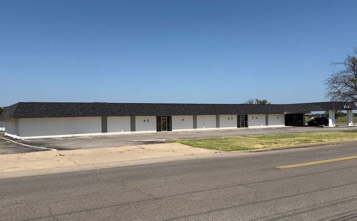 Pictures of Office property located at 1414 N Kennedy Ave, Shawnee, OK 74801 for lease - image #1