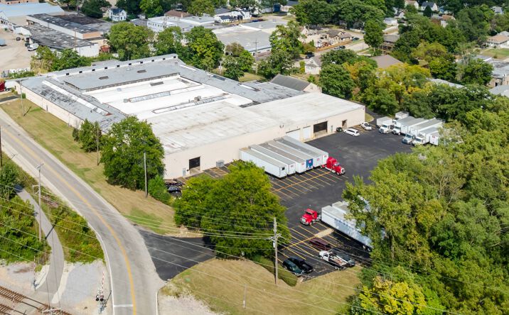 Pictures of Industrial property located at 999 Raymond St, Elgin, IL 60120 for lease - image #1