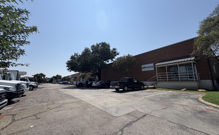Pictures of Office, Industrial property located at 3002 & 3004 Avenue E, Arlington, TX 76011 for lease - image #1