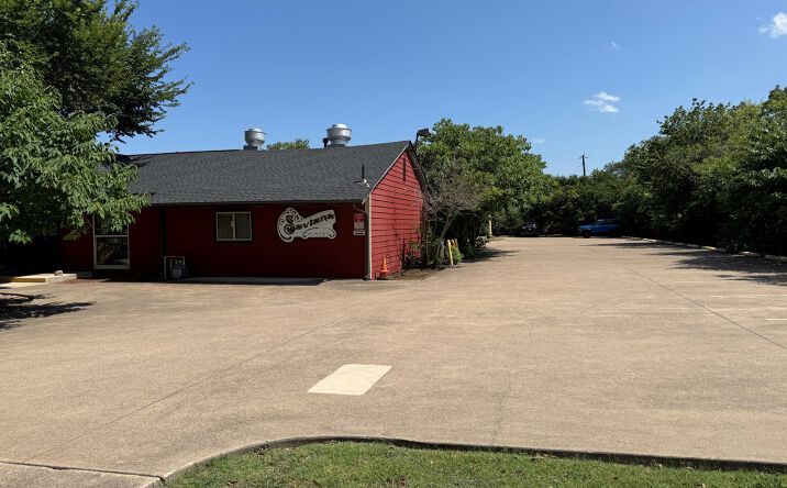 Pictures of Retail, Restaurant property located at 316 Cooper St, Cedar Hill, TX 75104 for lease - image #1