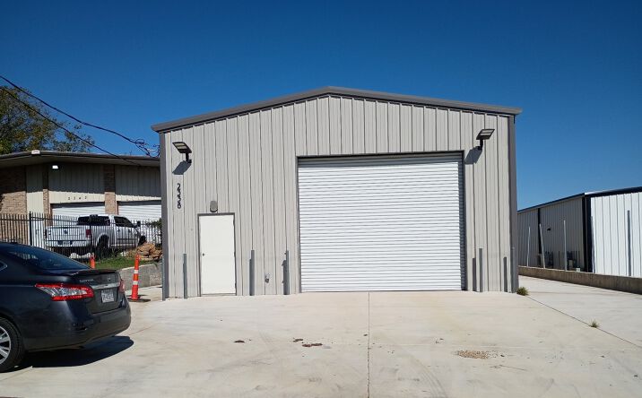 Pictures of Office, Industrial property located at 2338 Fort Worth St, Grand Prairie, TX 75050 for lease - image #1