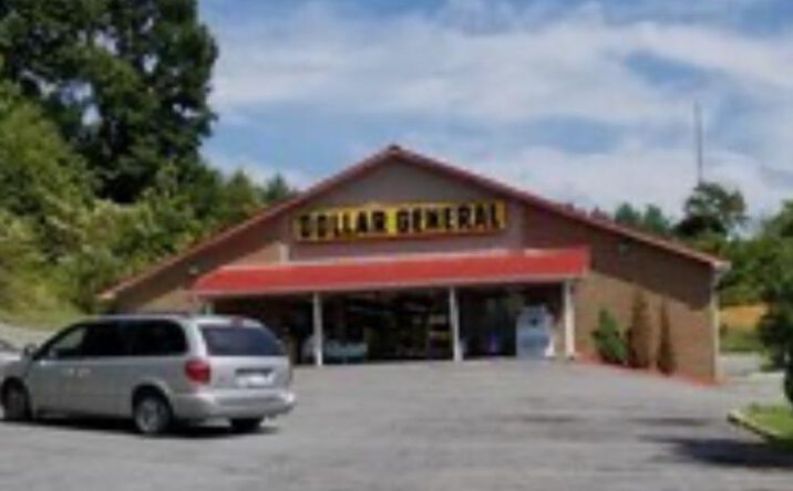 Pictures of Retail property located at 2560 Winfield Dunn Pkwy, Sevierville, TN 37764 for lease - image #1
