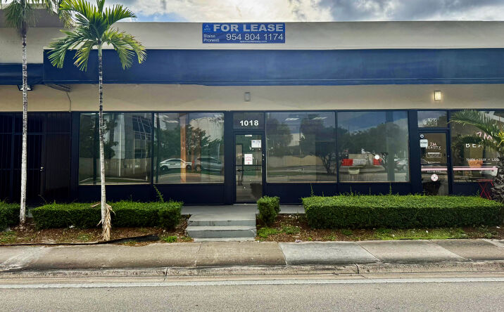 Pictures of Restaurant property located at 1018 N Miami Beach Blvd, North Miami Beach, FL 33162 for lease - image #1
