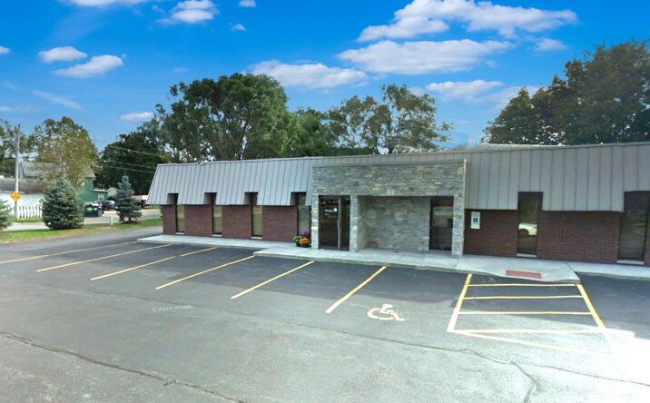 Pictures of Office property located at 521 Devonshire Ln, Crystal Lake, IL 60014 for lease - image #1