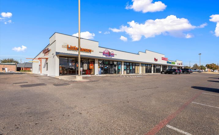 Pictures of Retail, Restaurant, Office property located at 417 Frankford Ave, Lubbock, TX 79416 for lease - image #1