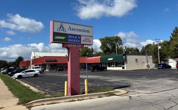 Pictures of Retail, Office property located at 10940-10950 W Capitol Drive, Wauwatosa, WI 53222 for lease - image #1