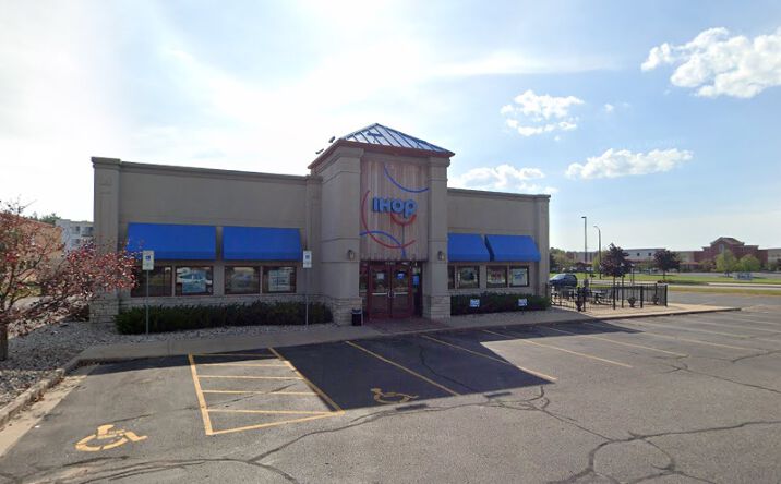 Pictures of Restaurant, Retail property located at 3025 Vlg Pk Dr, Plover, WI 54467 for lease - image #1