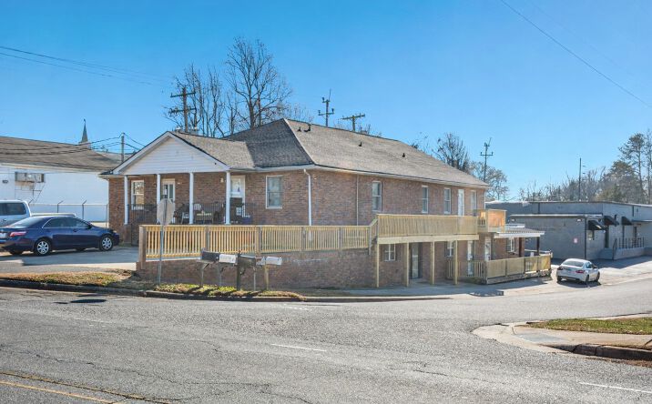 Pictures of Office property located at 300 E Gold St, Kings Mountain, NC 28086 for lease - image #1