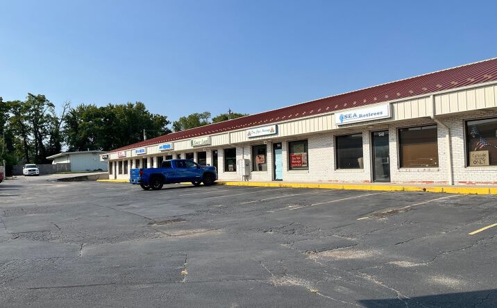 Pictures of Retail, Office property located at 1544 W JEFFERSON Avenue, Springfield, IL 62702 for lease - image #1