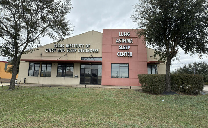 Pictures of Office property located at 14262 Gulf Fwy, Houston, TX 77034 for lease - image #1