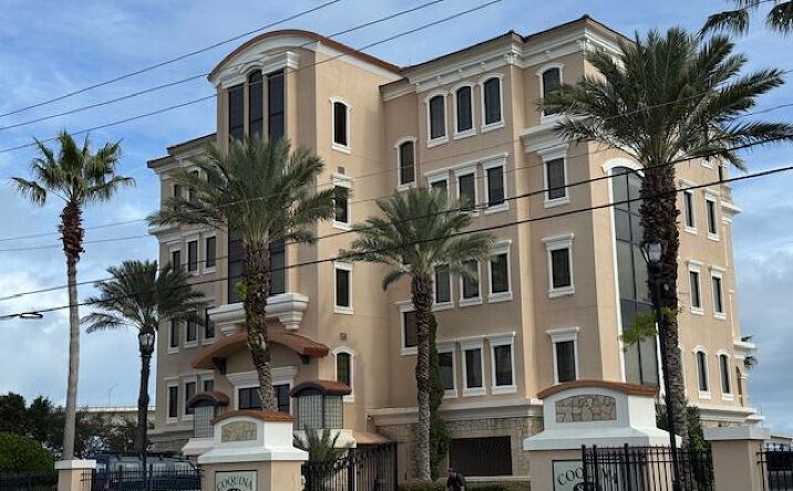 Pictures of Office property located at 825 Ballough Road 200, Daytona Beach, FL 32114 for lease - image #1