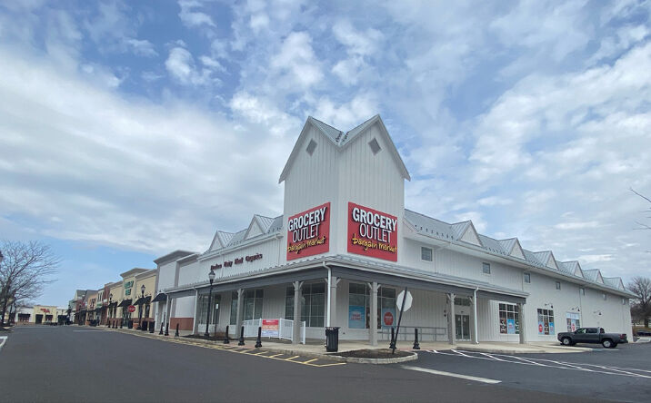 Pictures of Retail property located at 401-611 S Broad St, Lansdale, PA 19446 for lease - image #1