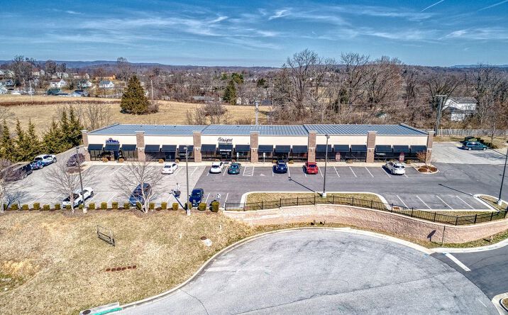Pictures of Retail, Office property located at 6121 Warren Newcomb Dr, Fairlawn, VA 24141 for lease - image #1