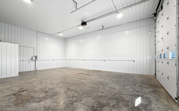 Pictures of Industrial property located at 606 Stagecoach Rd, Grinnell, IA 50112 for lease - image #1