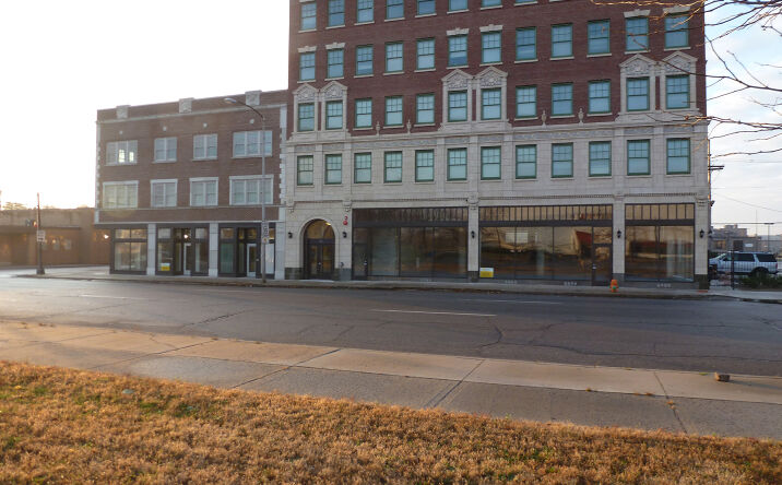 Pictures of Retail, Office property located at 131-137 E 5th Street, Gary, IN 46402 for lease - image #1