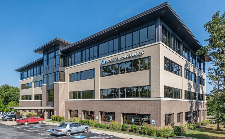 Pictures of Office property located at 4375 N Vantage Dr, Fayetteville, AR 72703 for lease - image #1