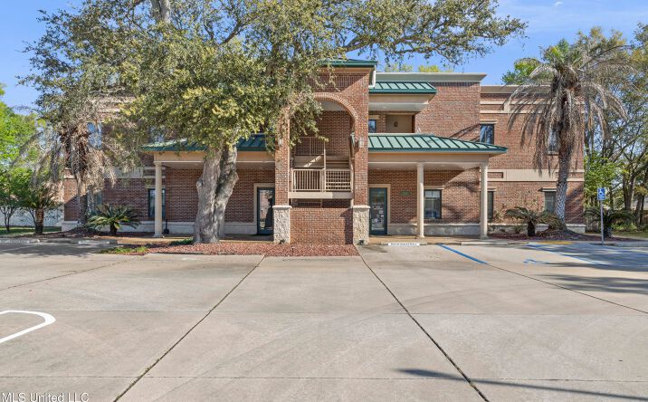 Pictures of Office property located at 2556 Marcia Ct, Biloxi, MS 39531 for lease - image #1