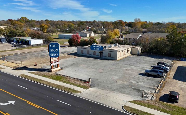 Pictures of Retail property located at 4201 Benbrook Blvd, Fort Worth, TX 76116 for lease - image #1