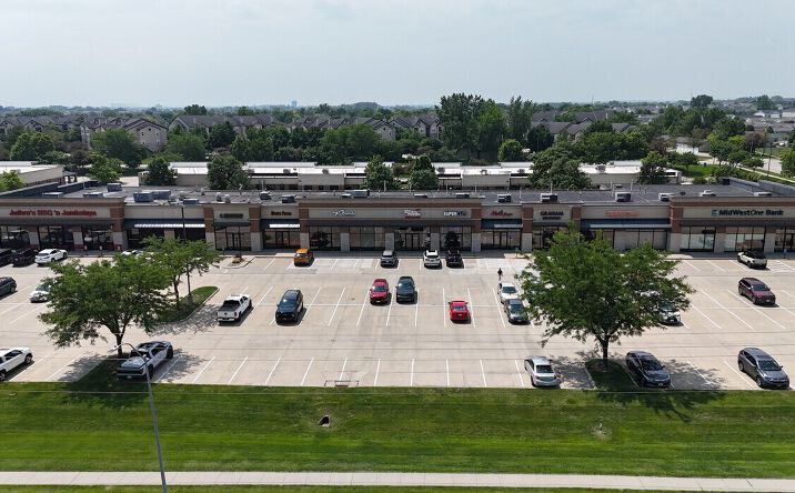 Pictures of Retail, Office property located at 9350 University Ave, West Des Moines, IA 50266 for lease - image #1