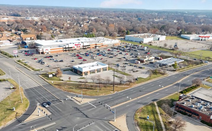 Pictures of Retail property located at 4555 S Noland Rd, Independence, MO 64055 for lease - image #1