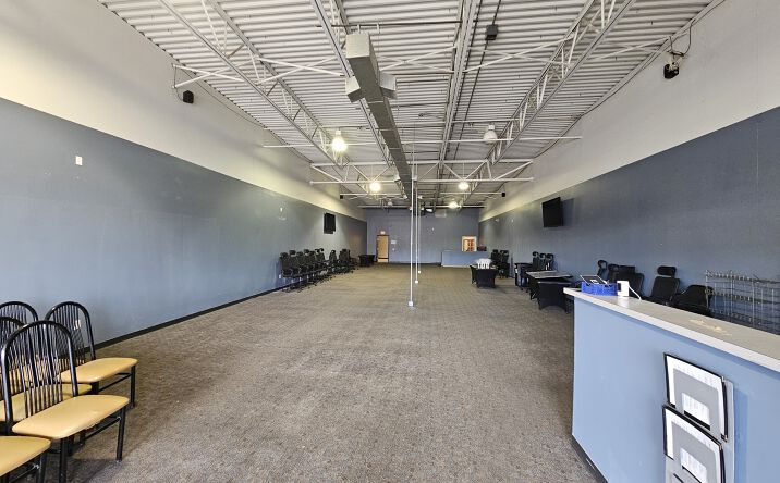 Pictures of Retail property located at 1829 McKees Rocks Rd, McKees Rocks, PA 15136 for lease - image #1