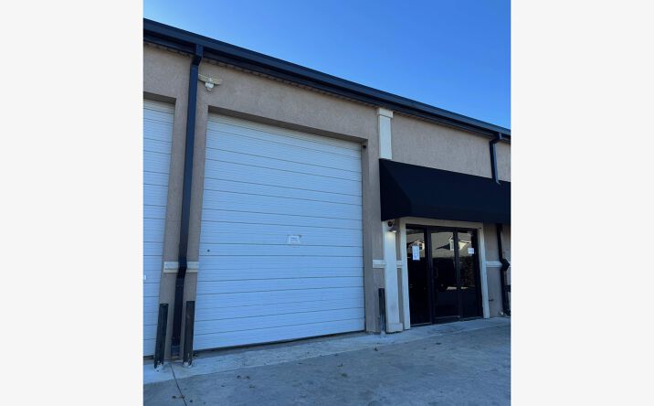 Pictures of Industrial, Retail property located at 900 Landa St, New Braunfels, TX 78130 for lease - image #1