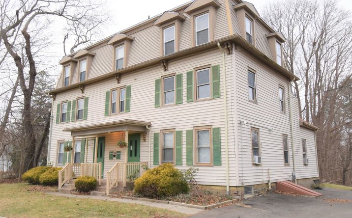 Pictures of Retail property located at 28 Driveway #2-L, Guilford, CT 06437 for lease - image #1