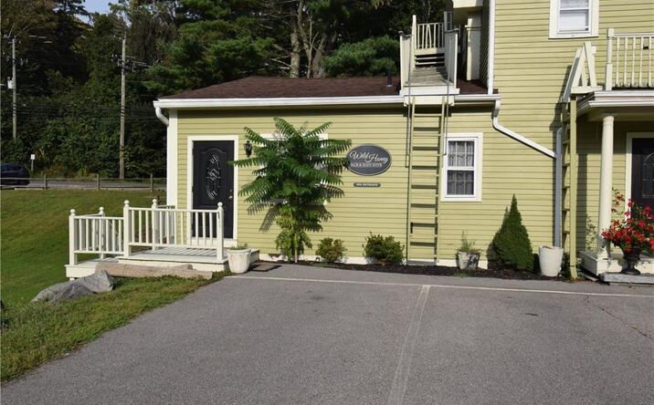 Pictures of Retail property located at 159 Main Street #E, Chester, CT 06412 for lease - image #1