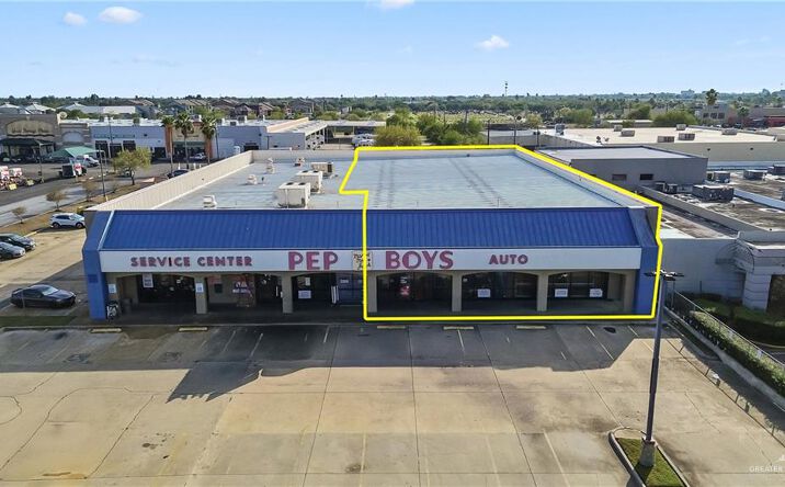 Pictures of Retail, Industrial property located at 2336 Boca Chica Blvd, Brownsville, TX 78521 for lease - image #1