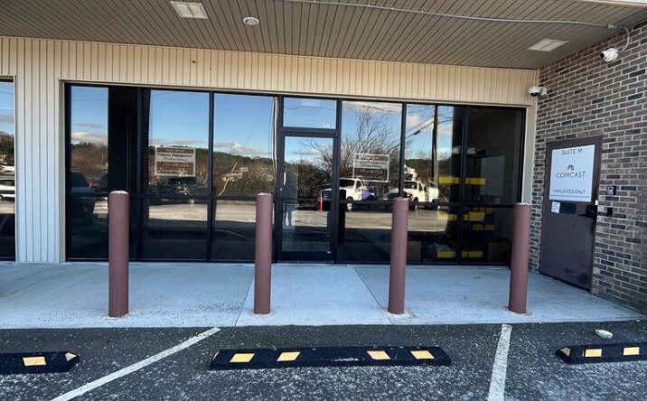 Pictures of Office, Retail property located at 974 E. Stuart Drive Suite L, Galax, VA 24333 for lease - image #1
