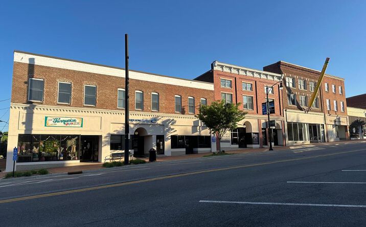Pictures of Office property located at 150 W Main Street, Wytheville, VA 24382 for lease - image #1