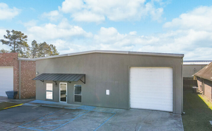 Pictures of Industrial property located at 211 W Eastbank St, Gonzales, LA 70737 for lease - image #1