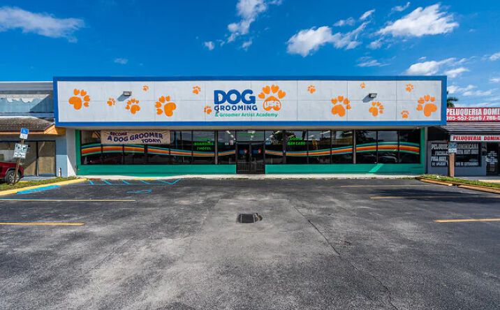 Pictures of Retail property located at 1415 W 49th St, Hialeah, FL 33012 for lease - image #1