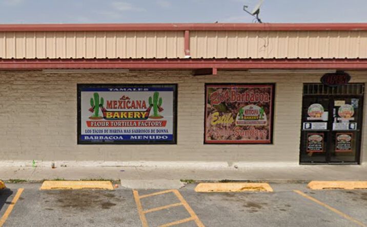 Pictures of Retail property located at 205 S 8th St, Donna, TX 78537 for lease - image #1
