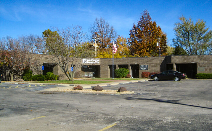 Pictures of Office property located at 900 N Tyler Rd, Wichita, KS 67212 for lease - image #1